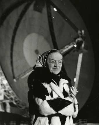 Barbara Hepworth being an icon at Goonhilly Satellite Earth Station, near Helston in Cornwall c.1966 💙