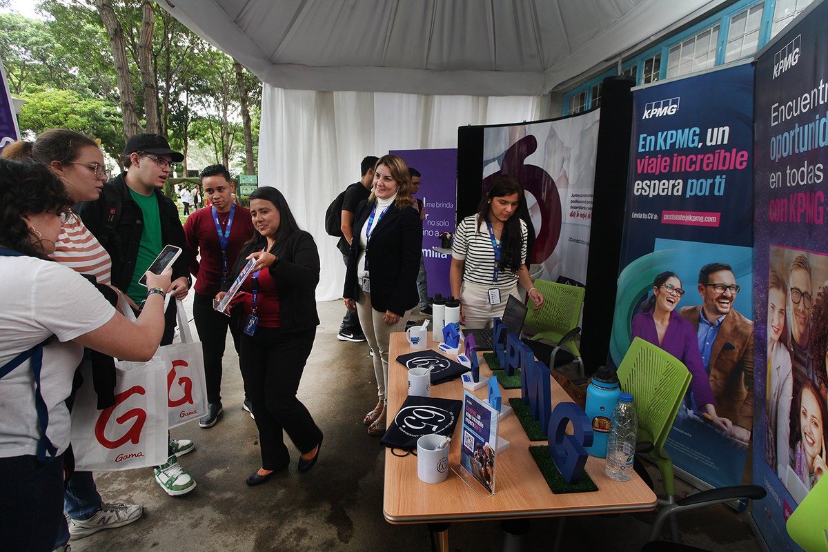 IngenieriaUCAB_'s tweet photo. La #UCAB apoya desarrollo del sector productivo con su Feria de Empleo y Pasantías
Destacadas empresas del país se darán cita en el campus Montalbán, los días 19 y #0Nov, para mostrar sus oportunidades laborales a estudiantes y @egresados_ucab
+ info➡️https://t.co/ahBePqwpAF https://t.co/Vp5FjNQLkV