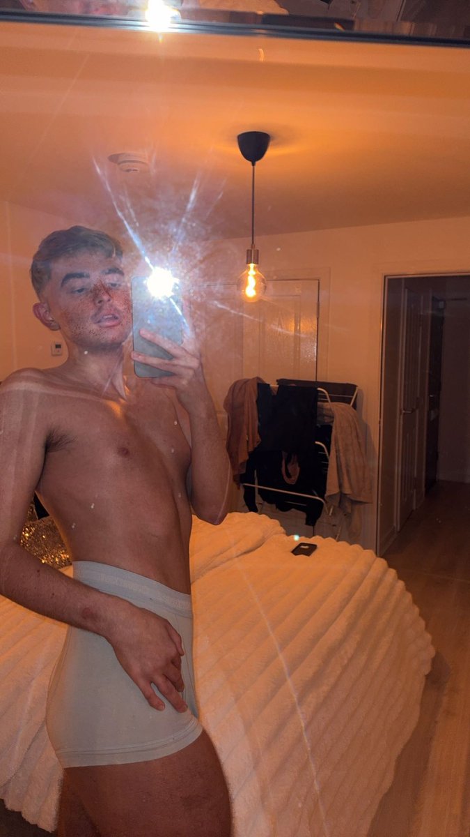 DaleFrenchx's tweet photo. have yous missed me😏, i'm back and better than ever😈, brand new content uploaded aswell come and see for yourselves 🥰

https://t.co/bILVSajfDt

#of #ofuk #onlyfans #onlyfanscreator #gay #twink https://t.co/HKuiIWSTN1