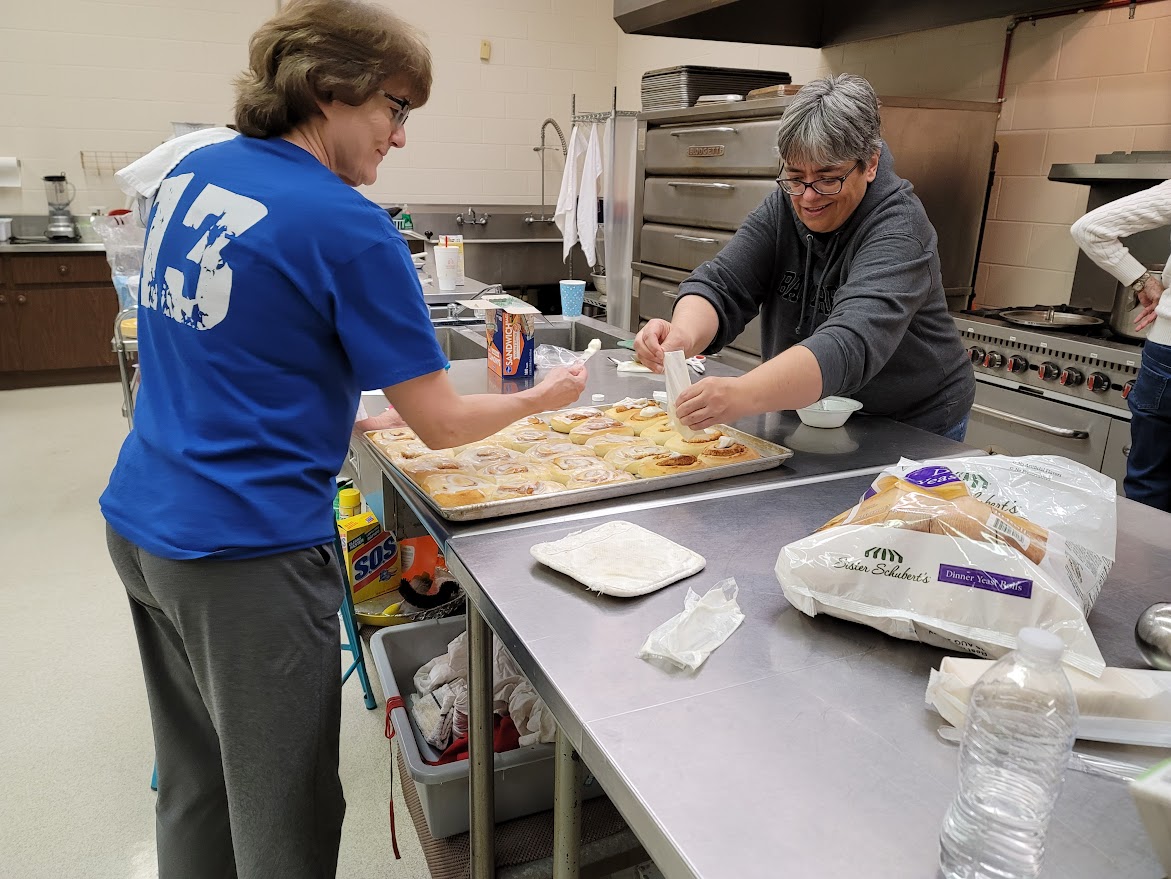 ICTAltGiftMkt's tweet photo. Cinnamon rolls are back! Tomorrow for our 30th Annual event. And cookies! Soups will be served for lunch, too. Cash "love offerings" will be accepted at Hillside Christian Church's Cafe to support their weekly food pantry outreach. Tomorrow from 10 a.m. until the food runs out. https://t.co/D00WCucgNg