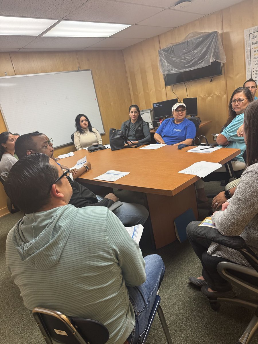 alvareznisd's tweet photo. Weβre ready! Thank you Capital Group for sending amazing Volunteers to help with our intramural program. β¦@NISDRossβ© #ThisIsRoss https://t.co/QXdW5MxD4W