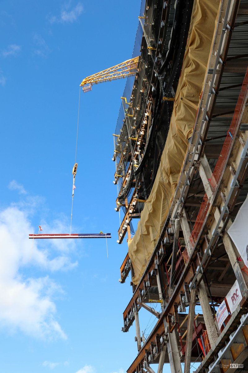 Mass_BTU's tweet image. Topping Off Ceremony for #HolyokeVeteransHome. 100% #Union job under a #ProjectLaborAgreement that&apos;s ahead of schedule on-budget great safety record. Building a quality facility for our #Veterans while providing good union wages and benefits for local workers