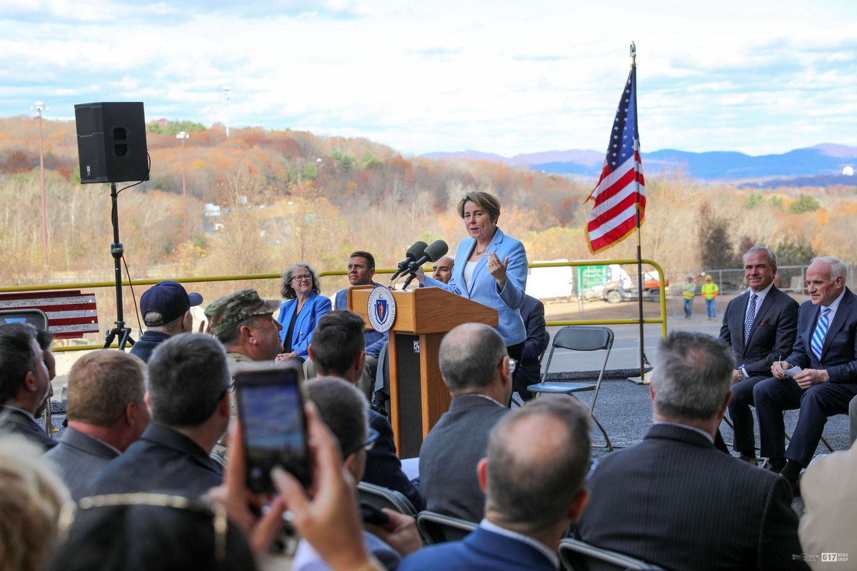 Mass_BTU's tweet image. Topping Off Ceremony for #HolyokeVeteransHome. 100% #Union job under a #ProjectLaborAgreement that&apos;s ahead of schedule on-budget great safety record. Building a quality facility for our #Veterans while providing good union wages and benefits for local workers