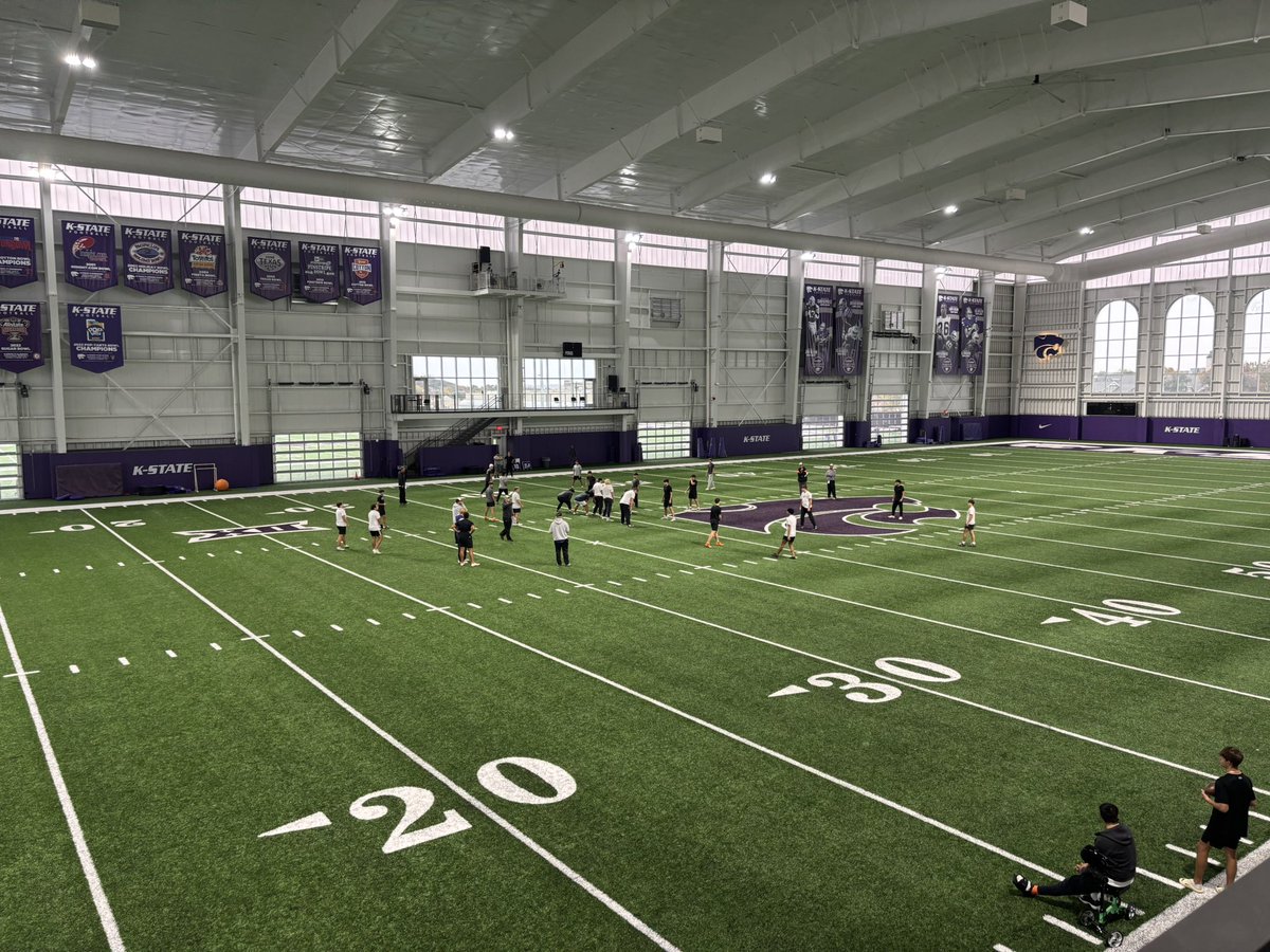 HOLCOMB Football (@holcombfootball) on Twitter photo November sunsets looks a little different today!
Huge thank you to <a href="/spedbraet/">Taylor Braet</a> for allowing the football team to do a walk through at KSU indoor! Beautiful turf facility! π
π§β¬οΈππ₯π€π» November sunsets looks a little different today!
Huge thank you to <a href="/spedbraet/">Taylor Braet</a> for allowing the football team to do a walk through at KSU indoor! Beautiful turf facility! π
π§β¬οΈππ₯π€π»