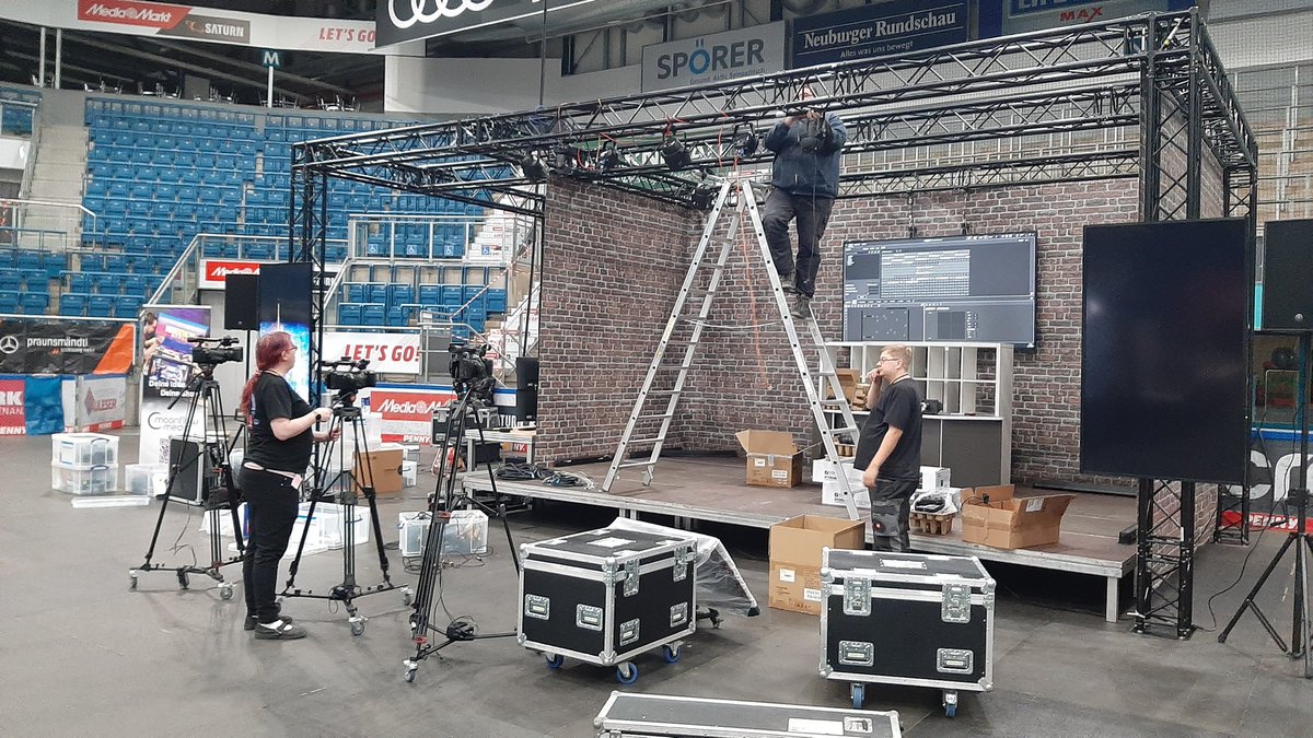 Morgen ist unser Team auf der TCG Space in der SATURN Arena Ingolstadt.
Auf einer eigenen Bühne werden wir mehrere Streams für <a href="/Whatnot/">Whatnot</a> produzieren. 
Auch das Team von <a href="/cardtell/">Cardtell</a> wird vor Ort sein.