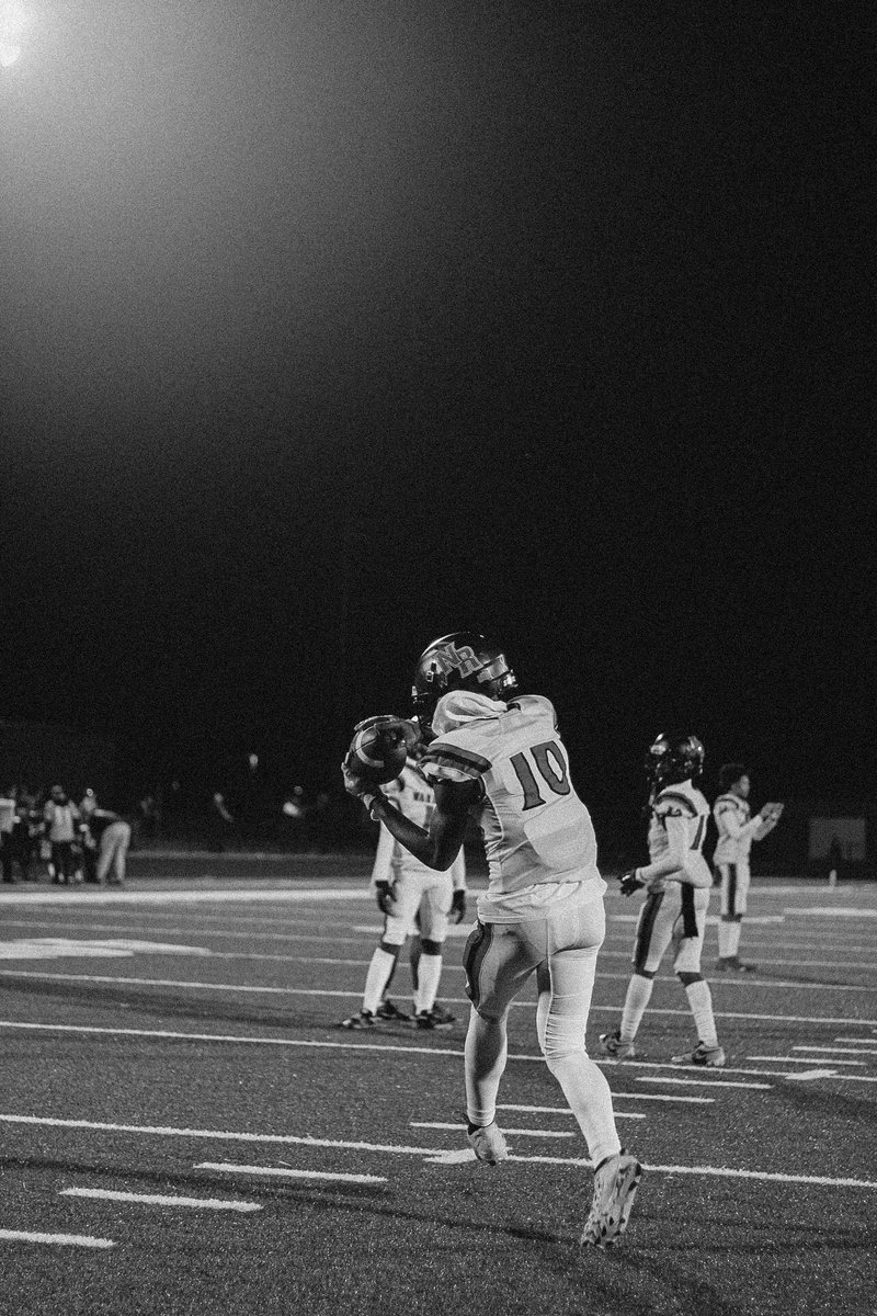 jusweb__'s tweet image. Good season with the guys. Time to go put in this offseason work. Only 2 more season to get it right and run it up #War #GamerOut