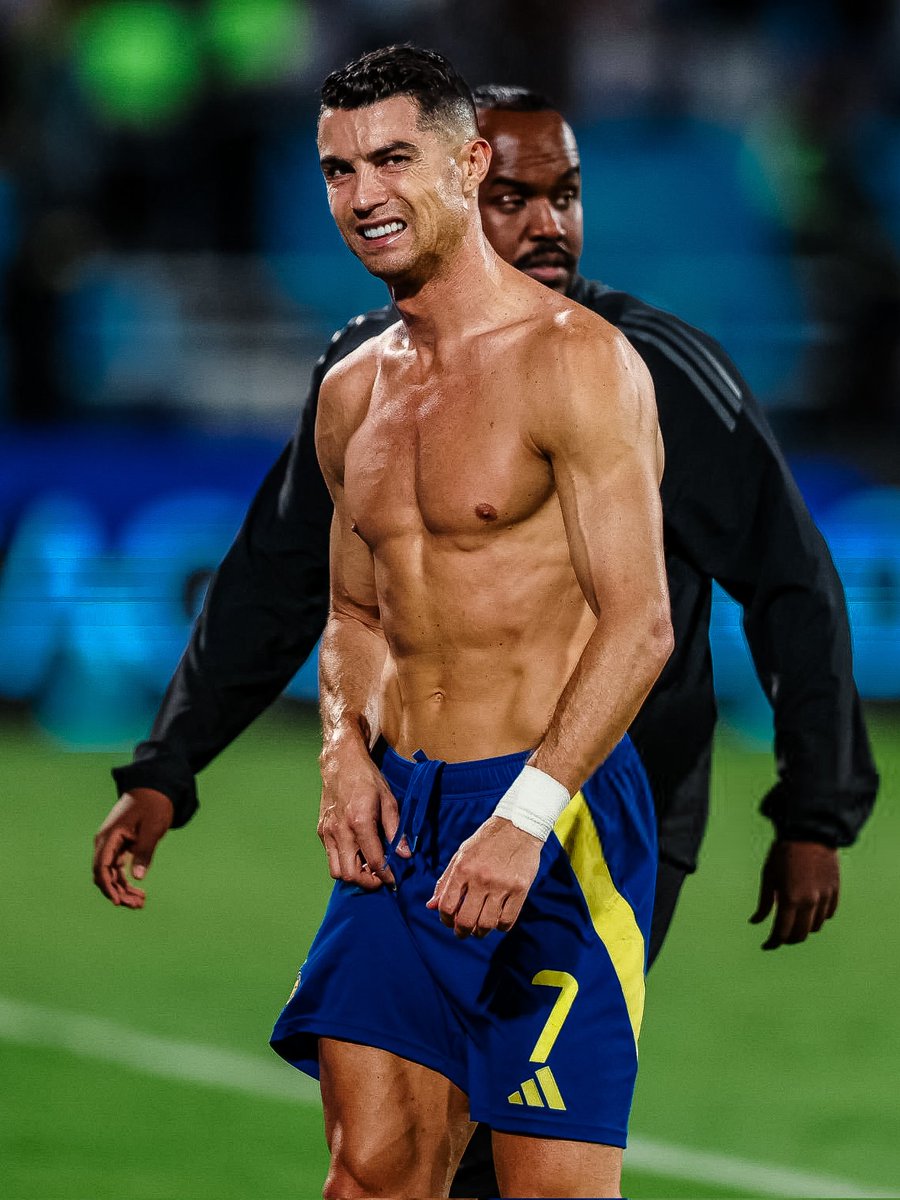 Cristiano Ronaldo is 40 years old btw... 🤯