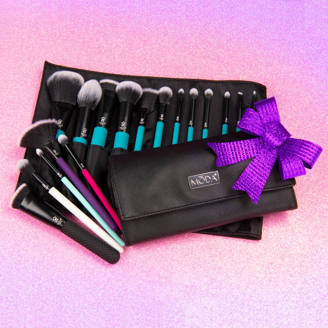 Wrap up a colorful wrap! 😉💜🎀  Our MŌDA Pro 13pc Complete Wrap Kits contain both face and eye brush essentials for blending, buffing, lining, and more!

🛒 Shop our Black Friday Sale now at modabrush.com 

#modabrush #modapro #makeupsale #beautysale #blackfriday