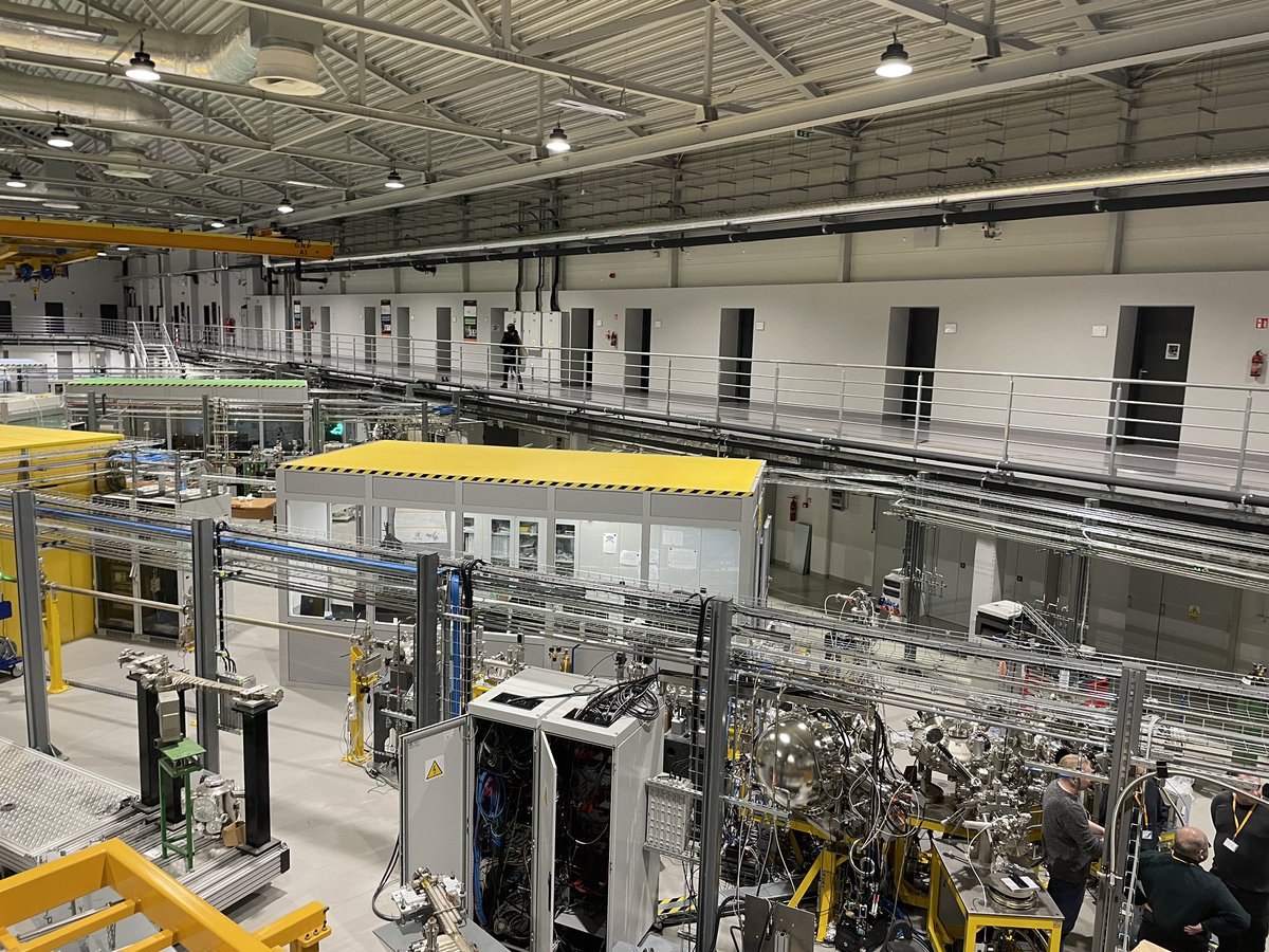 ladolcevik's tweet image. #OnTheBeamLine
This whole week was dedicated to work on @SOLARIS_science Synchrotron for deeper studies on single-atom catalyst structure. It was my first time experience and definetely, we had a great beamtime (I had night shifts tough🙃)