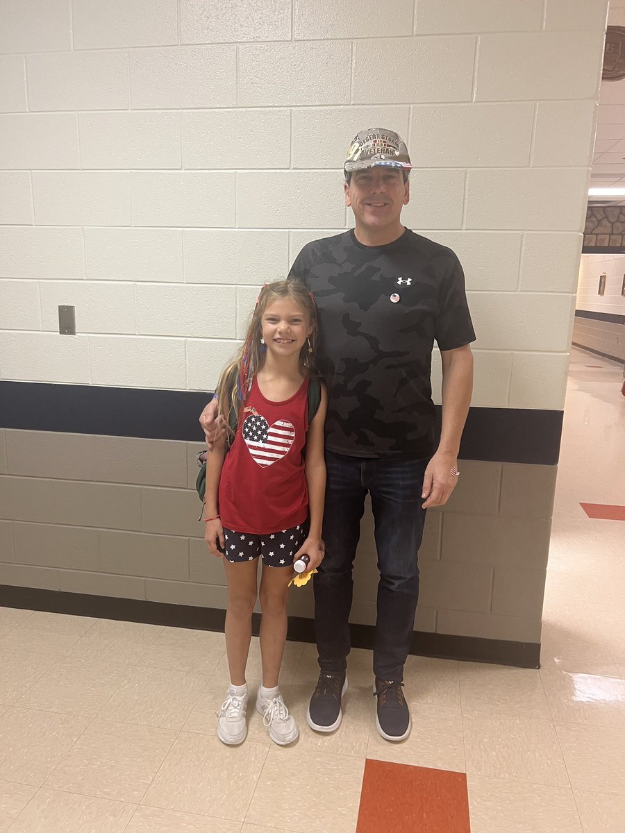 Celebrated our veterans today ❤️🤍💙<a href="/KnoxESKnights/">Knox ES Knights</a> <a href="/CherokeeSchools/">Cherokee Co. Schools</a>