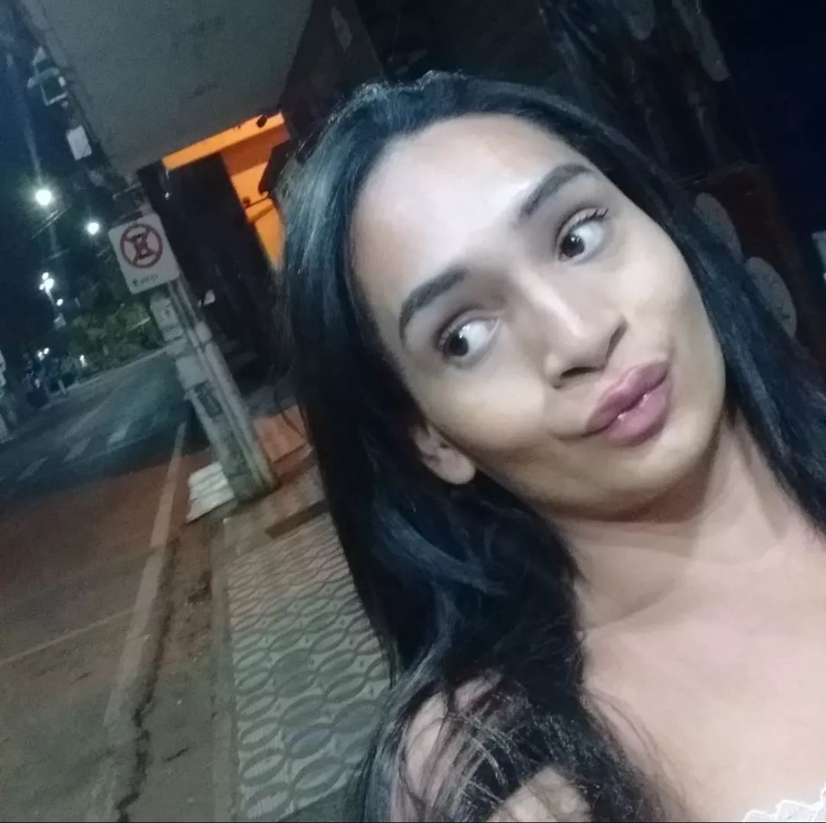 vidalarthu's tweet photo. Thiara é uma mulher trans de Alegre-ES que desapareceu no dia 02/09, hoje recebemos a notícia que ela foi assassinada e CARBONIZADA, até quando nós teremos que viver com medo? Queremos justiça, é o mínimo. Vou fazer essa pergunta até obtiver uma resposta: #quemmatouthiara? https://t.co/9V3Wo3gEqz