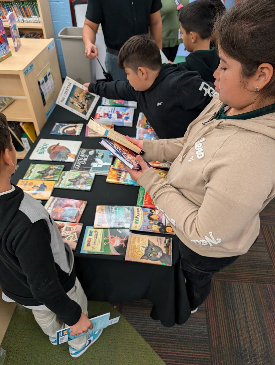 Poonam Patel (@mspatellibrary) on Twitter photo BIG shout out to the Ferguson Road Initiative, Book Drive for Kids, and <a href="/FrostBank/">Frost Bank</a> for sponsoring a wonderful book drive <a href="/CasaViewES/">Casa View Elementary</a>! Your generosity is helping build home libraries and brighter futures for all our students. πβ€οΈ <a href="/DISD_Libraries/">Dallas ISD Libraries</a> BIG shout out to the Ferguson Road Initiative, Book Drive for Kids, and <a href="/FrostBank/">Frost Bank</a> for sponsoring a wonderful book drive <a href="/CasaViewES/">Casa View Elementary</a>! Your generosity is helping build home libraries and brighter futures for all our students. πβ€οΈ <a href="/DISD_Libraries/">Dallas ISD Libraries</a>