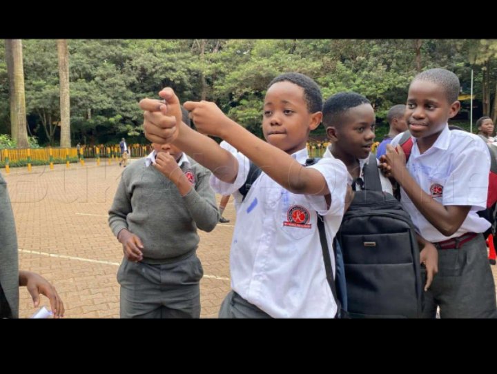 Teenboss90's tweet photo. @C21393Christine @EtienneKatenga @KCCAFC Laba ono New comer...... Genda ewa secretary bakuwe meal card... https://t.co/EIFt7DPjnZ