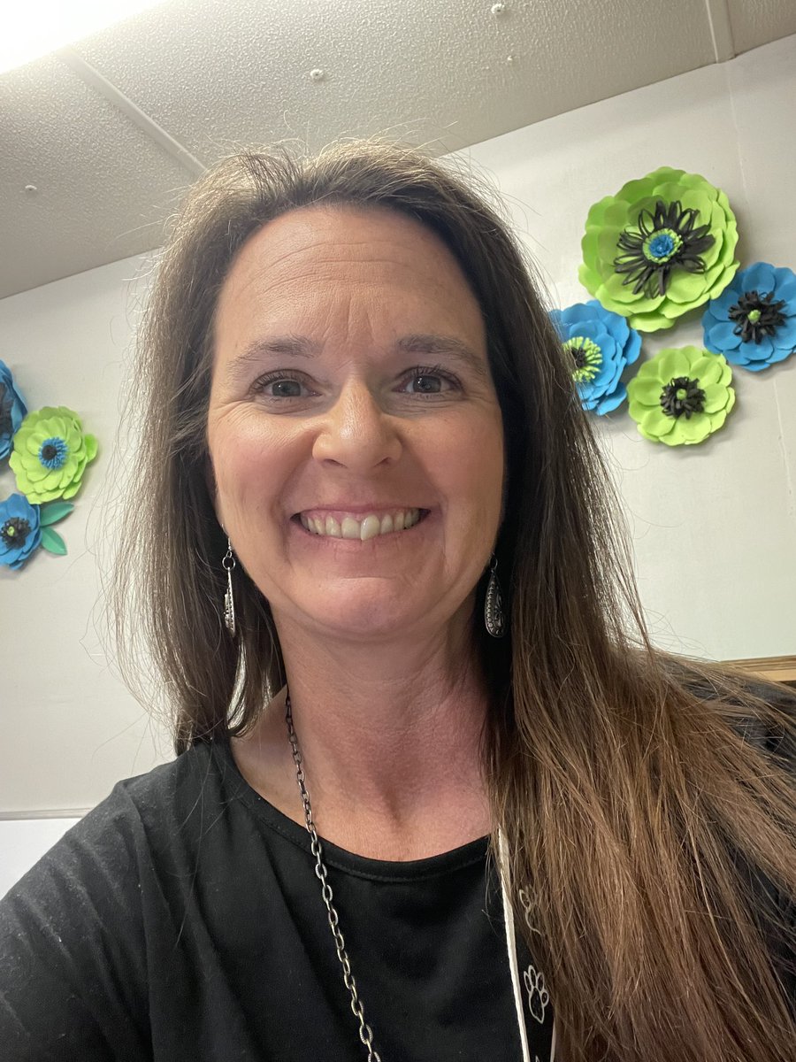MWhiteMES's tweet image. I moved jobs and schools. I’ve been there a few weeks and I love being the reading interventionist. @Alabama_Reading #teachingreading