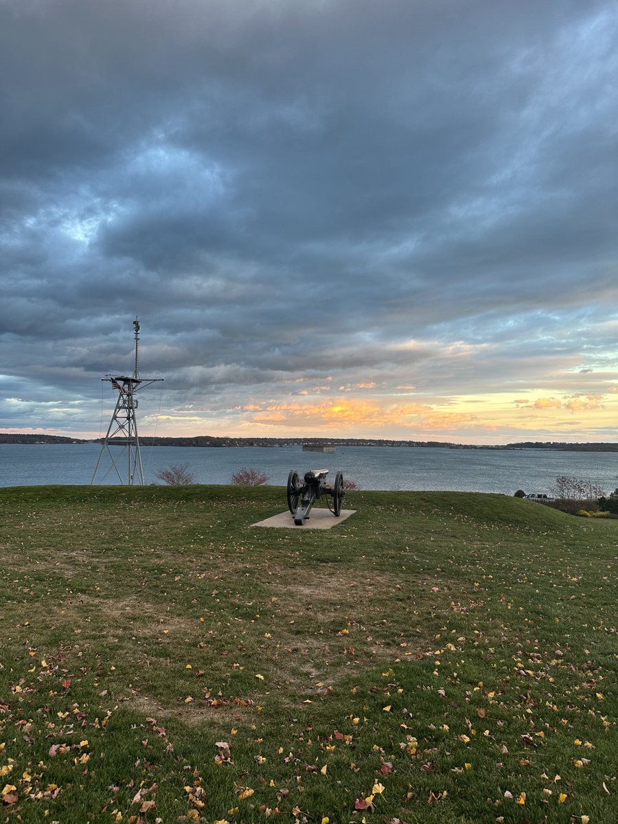 meredithtanton's tweet photo. Sunset in Portland, Maine https://t.co/UxSCw3ltFM
