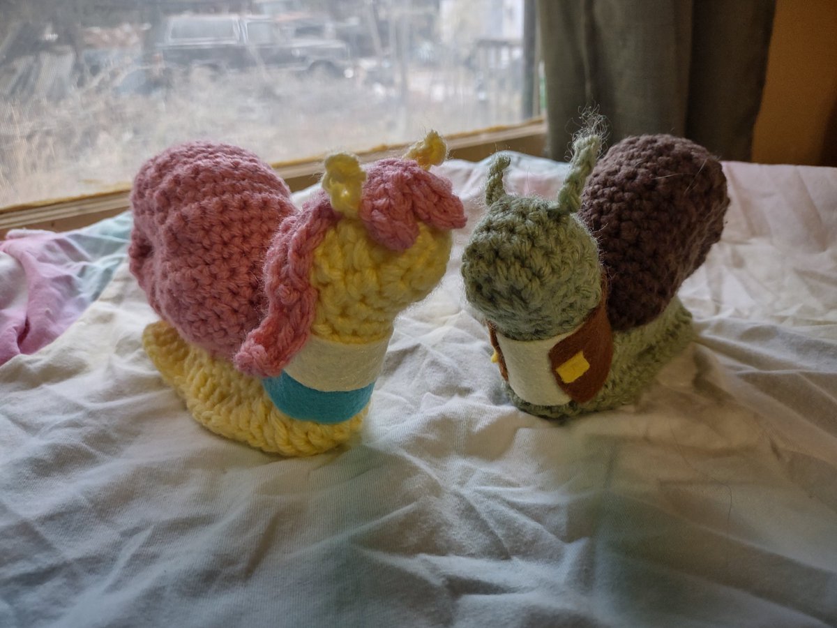 I made Lizzie and Joel snails! I may do some of the others too #wildlifesmp