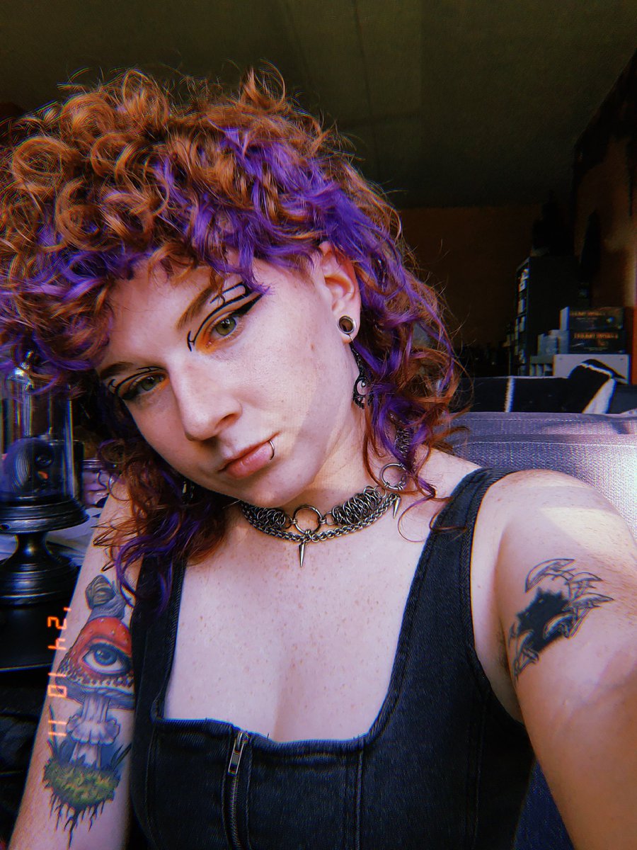 secobble's tweet photo. Selfie for the algorithm but I wanted to hop on here and say I'll be transitioning to mostly using blue sky. I've missed the community i used to have with other artists here and I've heard better things for the community there. I'm secobble there as well and I'll follow back! https://t.co/n1XyGjHWGY