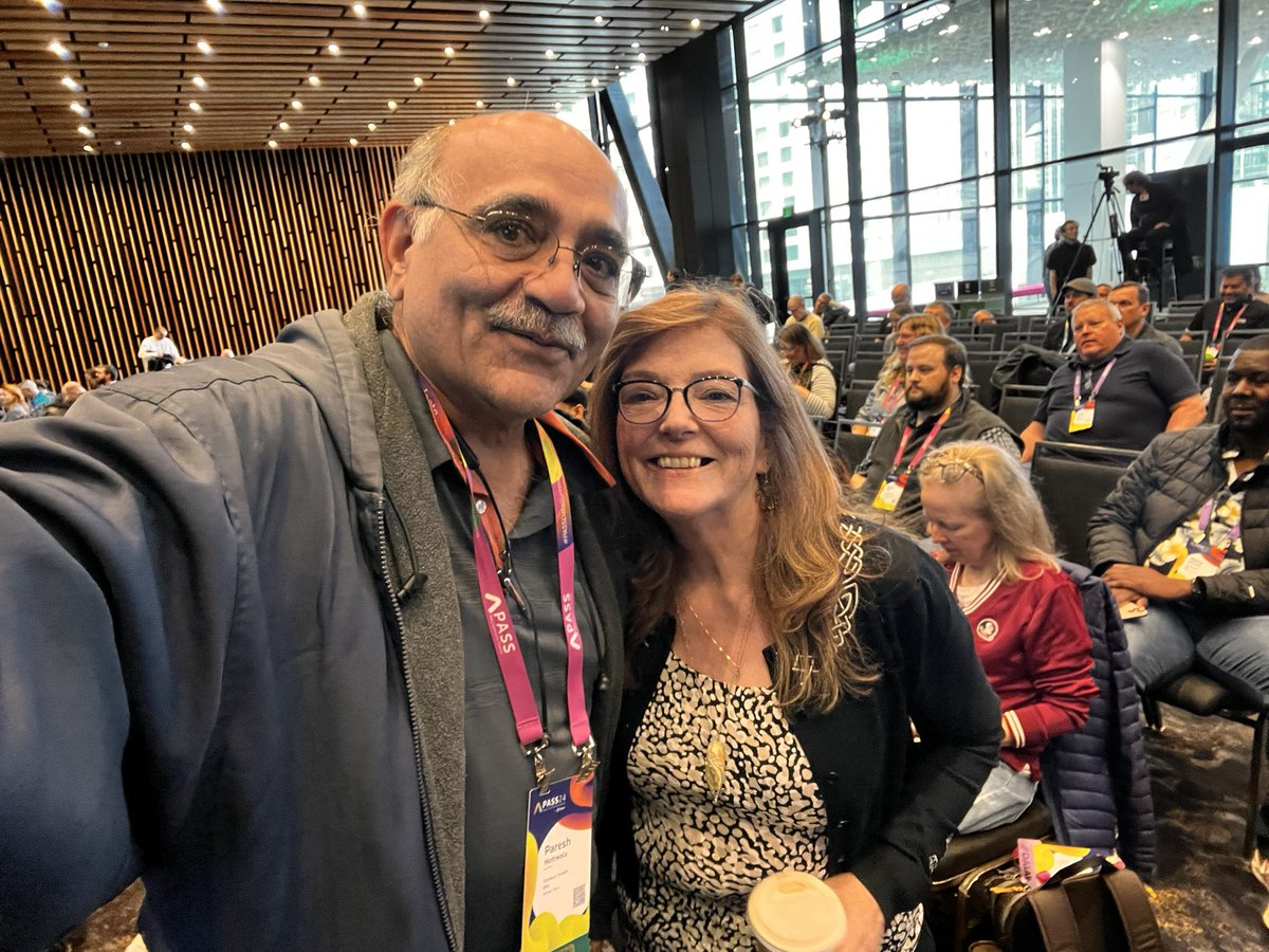 pareshmotiwala's tweet image. Final goodbyes!!! #sqlselfies #sqlfamily @PASSDataSummit @adipesa