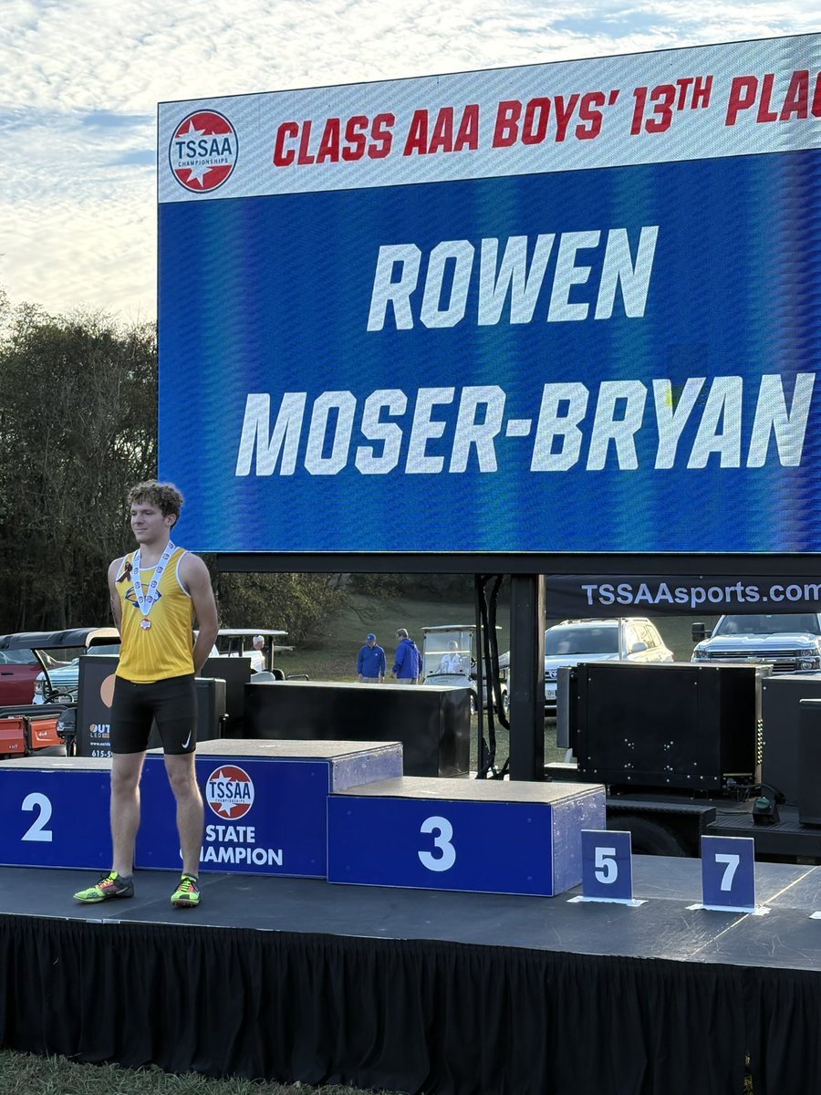 Great racing today by Hannah Krammer and Ryland Mosser-Bryan.

Congratulations to Rowan Mosser-Bryan for medaling at the TSSAA cross country state championship! 

#damstrong