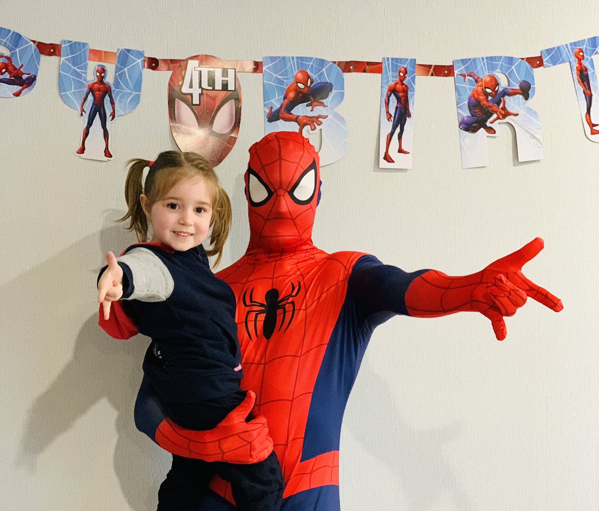 BurchMax48912's tweet photo. #Throwback to my daughters 4th #birthday 
4 years later still talks about that time #SpiderMan came to her birthday #party 😂♥️
#cosplay https://t.co/MkBcKwQpo4