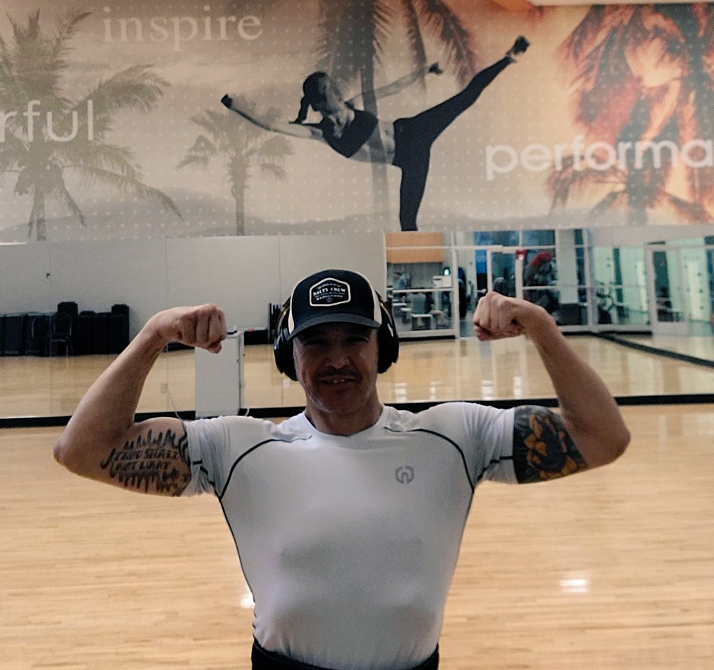 kmrcryptosniper's tweet photo. Gym ✅️
#Get #it #in 
#NotSkinny 
🎯 Sniper out https://t.co/OroIgCLJnL