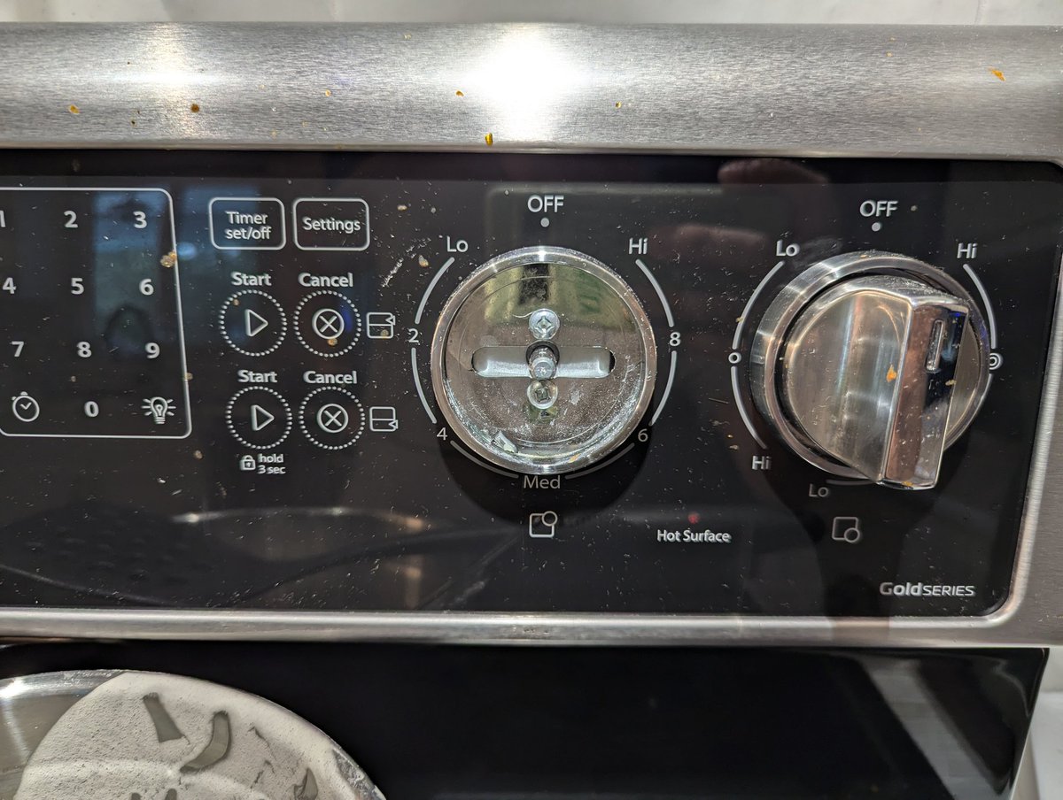 ramgarden's tweet photo. @WhirlpoolCorp how can we order a new knob for our gold series oven? https://t.co/z2q4go91NK
