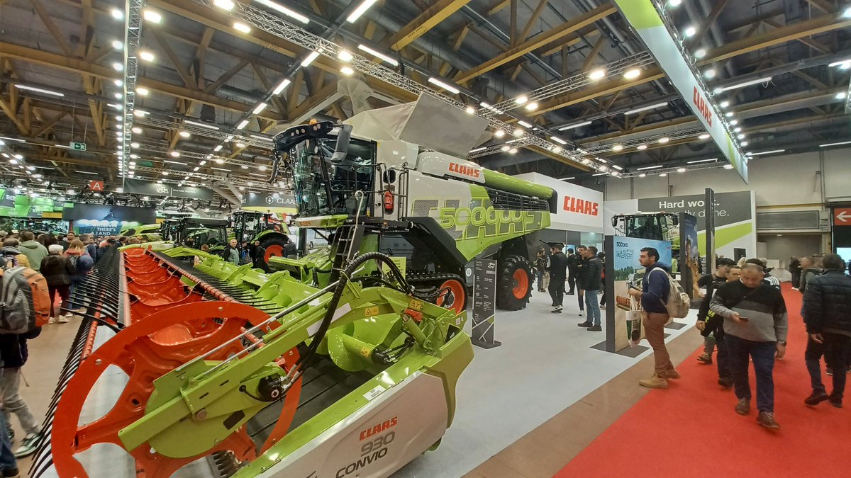UbaldoLorenzo's tweet photo. Visitare l'#Eima2024 a Bologna ti fa capire la straordinarietà delle tante imprese italiane nel settore delle macchine agricole tra innovazione e sostenibilità. Bisogna essere fieri dei tanti imprenditori che fanno grande il nostro Paese. https://t.co/Vlc0eEXuP5