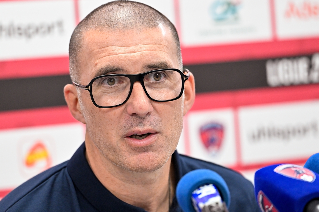 LaMontagne_TDS's tweet photo. Football | Ligue 2
Laurent Batlles (entraîneur du Clermont Foot) : "Il y a un manque d’exigence par moment qu’il va falloir changer" #ACACF63 
▶️ https://t.co/Z8wZReQqbU https://t.co/YNfJ32CiSy
