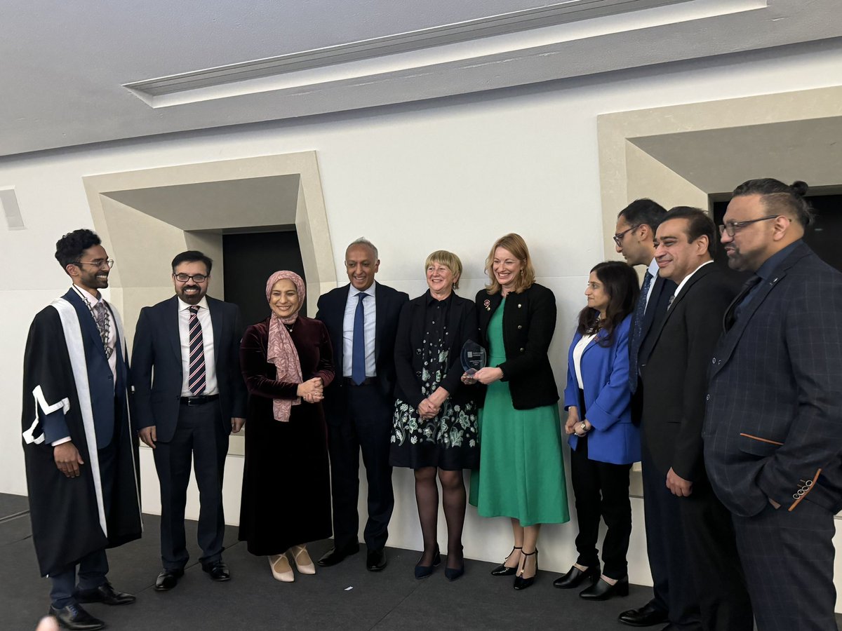 Amazing to see Redbridge team win RCGP collaborative project of the year 2024 by <a href="/RCGP_NELondon/">RCGP NE London</a> - amazing project on cardiovascular health in our local population <a href="/NHS_NELondon/">NHS North East London</a> <a href="/NHSConfed/">NHS Confederation</a>