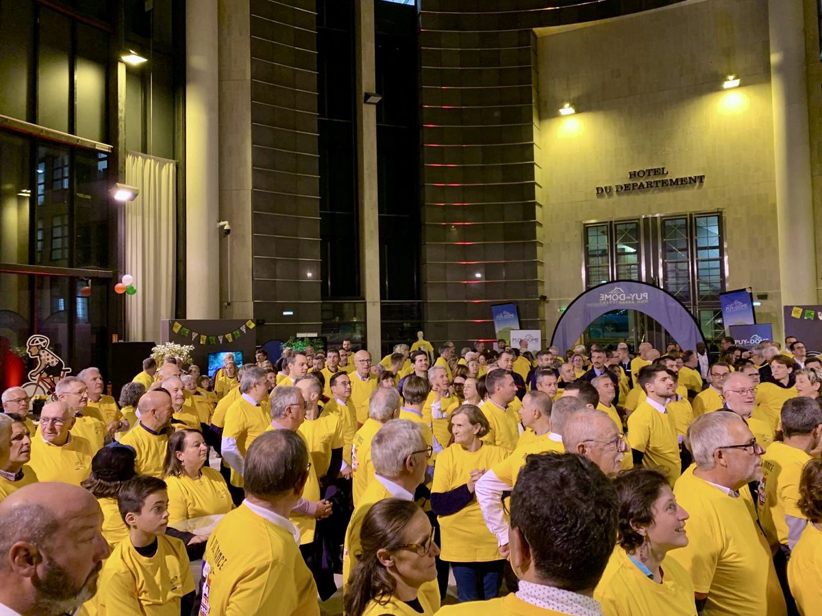 💛🚵Ce soir, au <a href="/Departement63/">Puy-de-Dôme, mon Département</a>, nous étions réunis en jaune autour de <a href="/ChauvinLionel63/">CHAUVIN Lionel</a> et des maires des communes que <a href="/LeTour/">Tour de France™</a> de France traversera le #14Juillet 2025 pour l’étape Ennezat > Le Mont-Dore (cc <a href="/MagnetFabrice/">Magnet Fabrice</a> et <a href="/dubourgseb1977/">Dubourg Sébastien</a> notamment) #velo #TDF2024 #France 🇫🇷