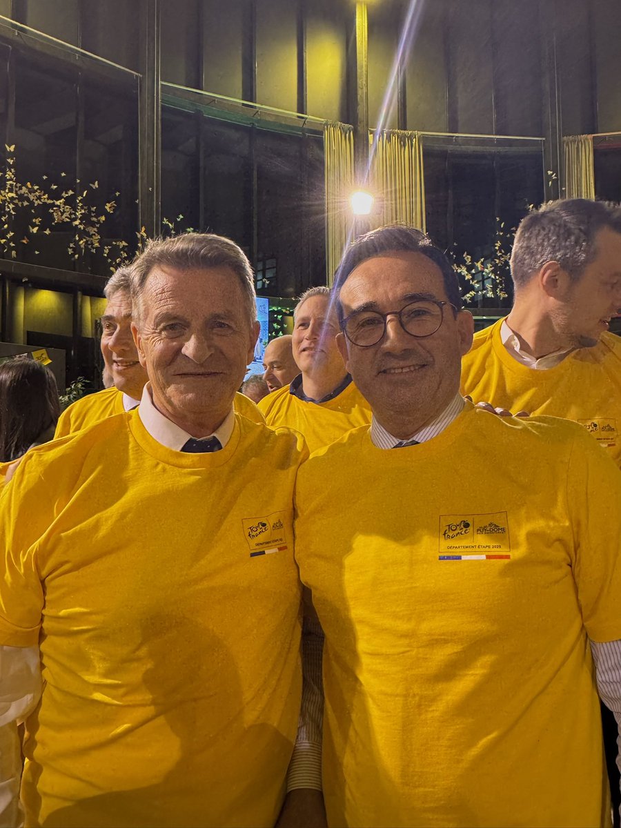 BoyerJ_M's tweet photo. 💛🚵Ce soir, au @Departement63, nous étions réunis en jaune autour de @ChauvinLionel63 et des maires des communes que @LeTour de France traversera le #14Juillet 2025 pour l’étape Ennezat > Le Mont-Dore (cc @MagnetFabrice et @dubourgseb1977 notamment) #velo #TDF2024 #France 🇫🇷 https://t.co/NzHdirvHyl