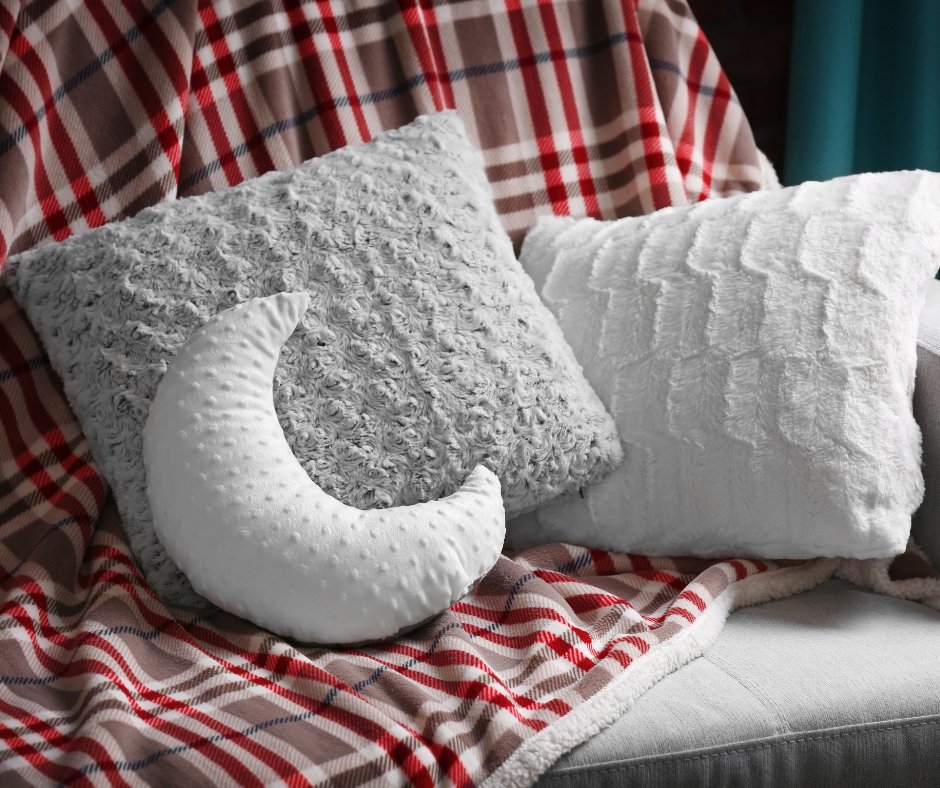 WalkoverCommons's tweet photo. Ready to update your living room at Walkover Commons? Add pillows in fun shapes and textured pillowcases for a simple way to add a touch of sophistication and comfort to your couch. What unique pillows would you include? 🛋️💫 https://t.co/gWwbaeIIJc