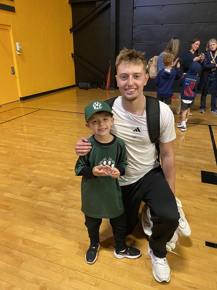 bomarkm1's tweet photo. Coach Bomar said it best “any day that we get to watch @marcusglock_  play basketball is a great day!” @NWBearcatMBB https://t.co/gAiB0HsS1c