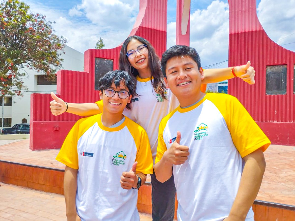 MinemPeru's tweet photo. 🔴 #Cusco | El #MINEM realiza el XXVIII Taller de Integración Minera y Desarrollo Sostenible en la Universidad Nacional San Antonio Abad del Cusco (#UNSAAC), con la participación de más de 120 egresados de carreras técnicas y universitarias de la región. https://t.co/mSuSfKYsnK