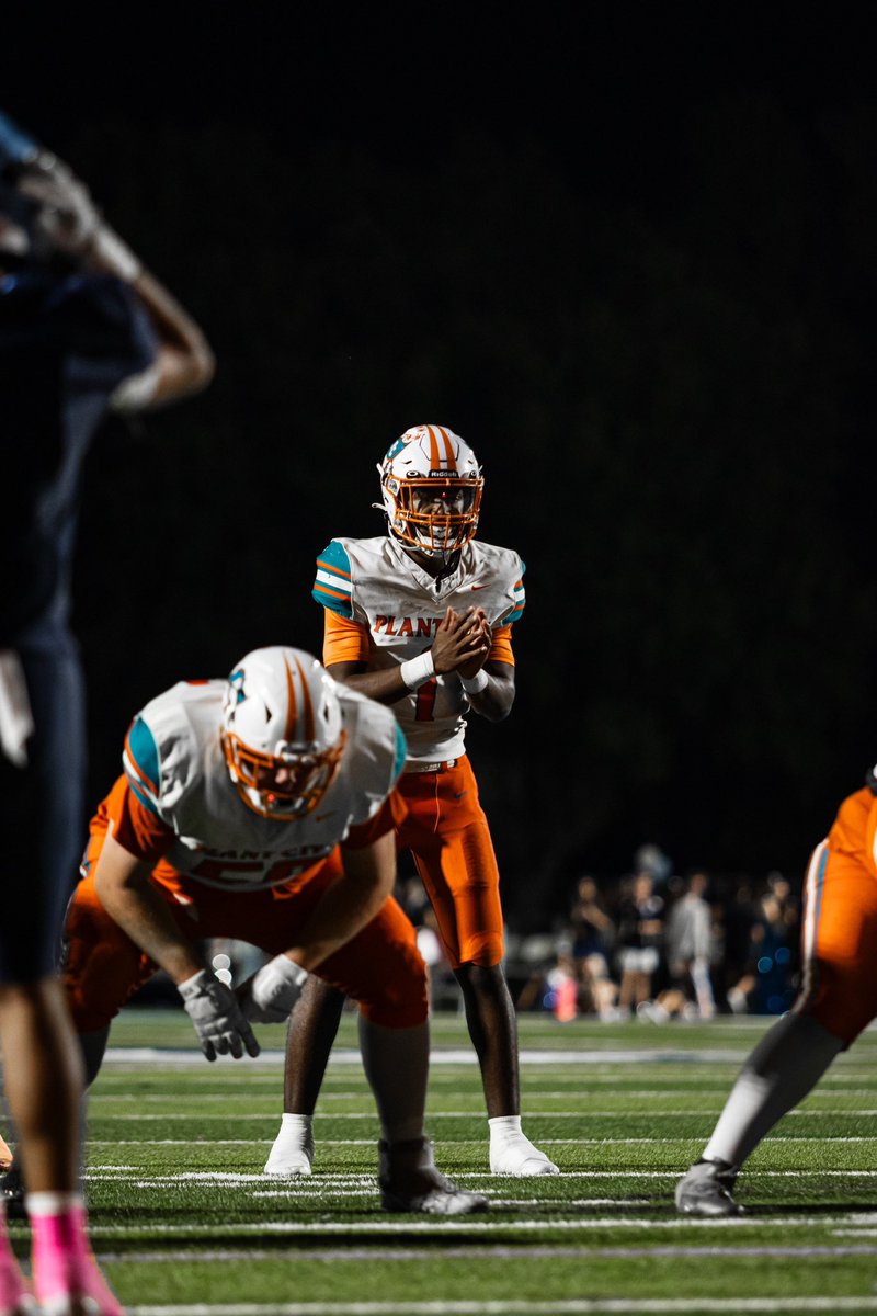 Chris Denson (@chrisdenson03) on Twitter photo SENIOR REGULAR SZN
8-2 (DISTRICT CHAMPS 🏆)
STATS- 1878 PASSING YARDS (113/171)
66% COMP 
25 TD / 2 INT
818 RUSHING YARDS 
10 TDS 
hudl.com/v/2Q9F0Q SENIOR REGULAR SZN
8-2 (DISTRICT CHAMPS 🏆)
STATS- 1878 PASSING YARDS (113/171)
66% COMP 
25 TD / 2 INT
818 RUSHING YARDS 
10 TDS 
hudl.com/v/2Q9F0Q