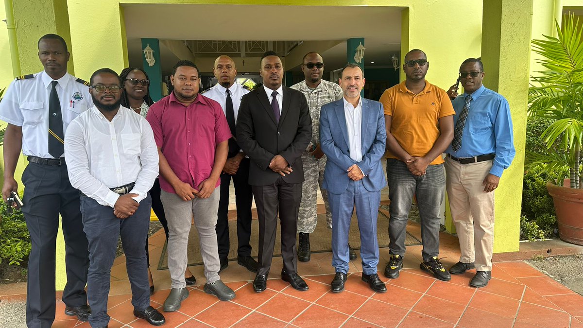 UNODC_ROPAN's tweet photo. Specialized training for #SaintLucia🇱🇨 law enforcement is underway! Focused on detecting firearms across land, sea, air, and parcel channels, this program boosts the country's ability to intercept illicit weapons. https://t.co/vJvk8UH6Zs