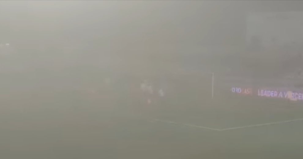 GideonDionysius's tweet photo. Dankzij een rake pingel van Comi wint #ProVercelli een ouderwetse mistwedstrijd met 1-0 van Alcione. Zie de Leoni juichen in de nevel. Hoera! #forsapro https://t.co/bKoEsdABoH