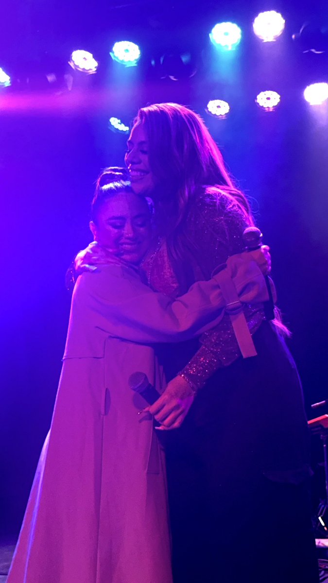 A ALLY E A DINAH FAZENDO SHOW JUNTINHAS DEPOIS DE 6 ANOS 😭😭😭😭😭😭😭😭😭😭😭😭😭😭😭😭😭😭