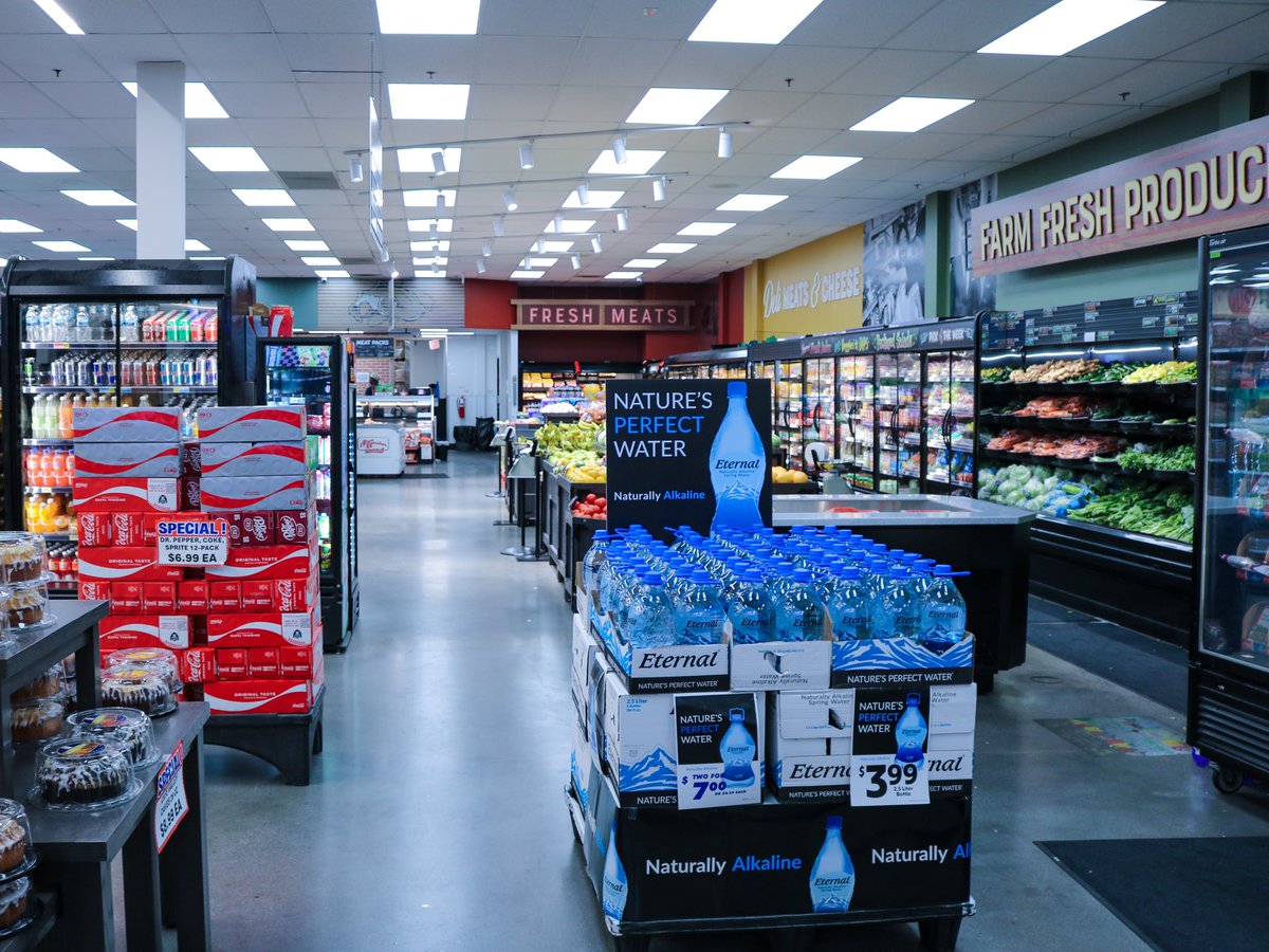 marioswsm's tweet image. Stock up for the weekend! 
Get everything you need for those delicious dinners, and don’t miss the Hot Foods counter for your favorite ready-made dishes. Your weekend just got easier!

#groceryrun #weekendmeals #hotfoods #marioswestsidemarket #northlasvegas #historicwestside