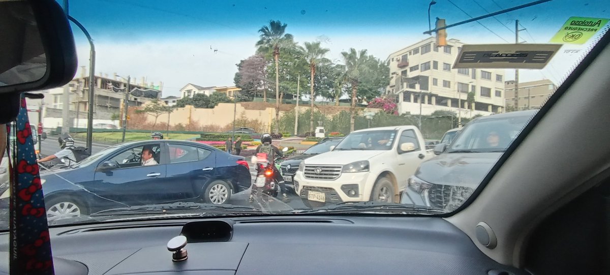 EvaQuinmo's tweet photo. @ATMGuayaquil enviar un agente, a la Av. Las Aguas https://t.co/dAqGaYMa4q