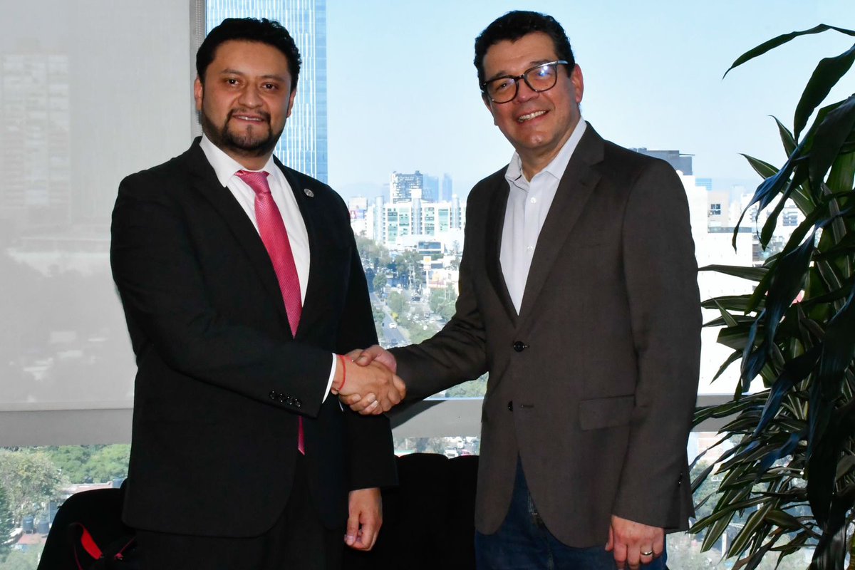 Comunicado🗞️| Se identificaron áreas de colaboración para el fortalecimiento de la educación media superior en México durante la reunión que sostuvo el Dr. Salvador Percastre-Mendizábal (<a href="/SoyPercastre/">Salvador Percastre</a>), director general del ILCE, con el Mtro. Uladimir Valdez Pereznuñez