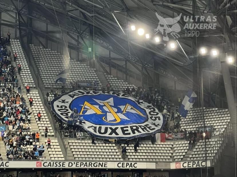 Ultras Auxerre 1990 tweet media