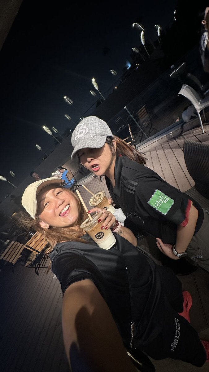 neaclb's tweet photo. Ziss bondings be the realest 👯‍♀️🤍 https://t.co/8rnnKVUWQT
