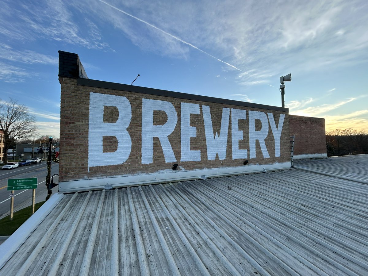 icculus26's tweet photo. First coats on for the gigantic “BREWERY” sign at Cassopolis Beer Company in Casssopolis, MI. In the pics after the vid you can see the Cass Cty Courthouse, location of the drawing of the lines between states right b4 the civil war. #cassopolis https://t.co/2kmr8vuRj9