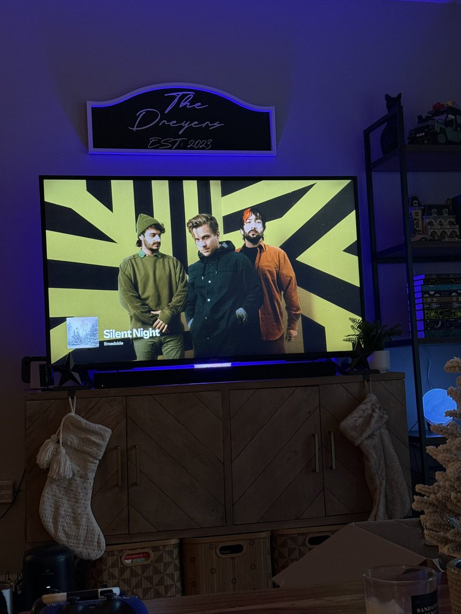 DDREY__'s tweet photo. We kinda skip Thanksgiving and go straight to Christmas round here. No better way to kick it off than with some Broadside - “Silent Night” while we decorate. Need some more Christmas classics from @OliverBaxxter @Broadside_  🎄 https://t.co/BIgQH4EI0n