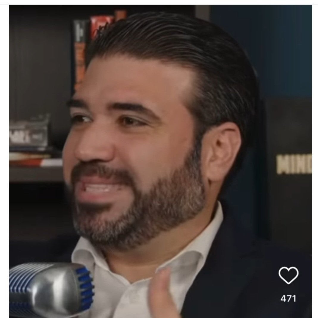 T_E_S_L_A_'s tweet photo. @Mercader1 no es el mismo tipo que se canta “pro familia, conservador y religioso”. El que A. Delgado, WAPA, NotiUno, TeleOnce y FeLdi han cargado y lavado cara por 4 años es desenmascarado por la madre de su hija.

Valiente de Krystal esas declaraciones públicas. https://t.co/S8kTOyn9mV