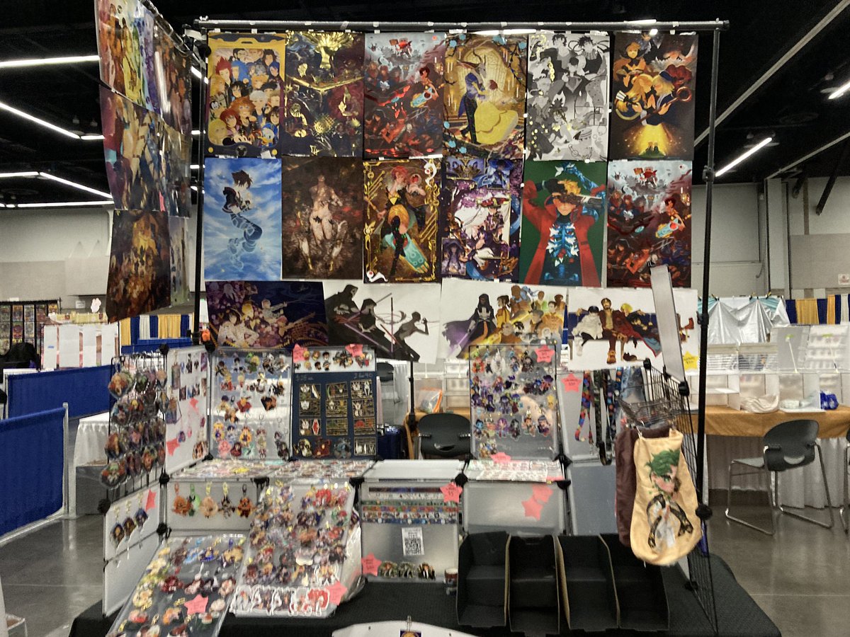 alyruko's tweet image. I’m at #Kumoricon this weekend at table k8! I’m also in a trigun stamp ralley with @cosmicloak @FromCaliko and @/ gnomedepot ✨