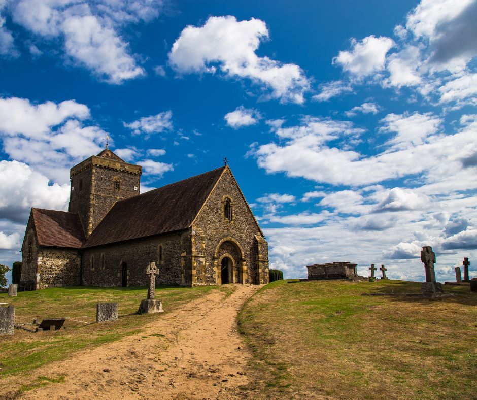 Walk the North Downs Way and experience 153 miles of gorgeous English countryside and historic sites! 🇬🇧🏞️
buff.ly/431dEHg
#northdownsway #hikingadventures