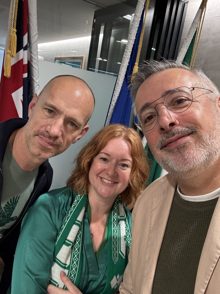 ArdvanderVorst's tweet photo. Cheers to the All Blacks!
🖤🇳🇿🏉
What a morning at the Irish Embassy 🇮🇪 – the energy, the camaraderie and those nail-biting moments!
Big thanks to Ambassador Jane Connolly @IEAmbNZ for kicking off our day in style. Nothing like sports to bring us all together! ☘️ #RugbyDiplomacy https://t.co/6z4oTWKarC