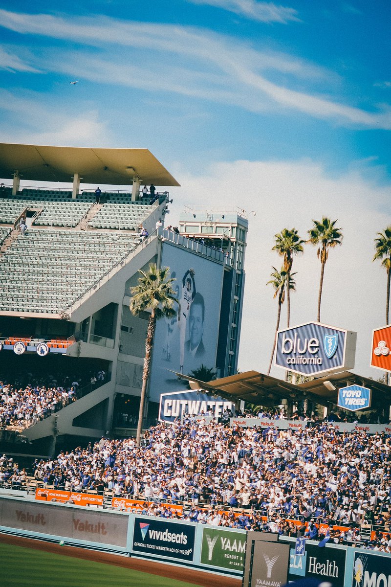 Djodgers's tweet photo. I love this team, I love this stadium, I love this city!! 💙💙 #LetsGoDodgers https://t.co/oogQVLrbuk
